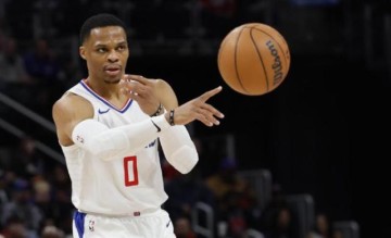 伟德体育app-全明星后自由落体！四巨头年迈快艇赛季败局已定