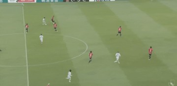 日职联半场：绀野和也屡造险，鹿岛鹿角暂0-0福冈黄蜂